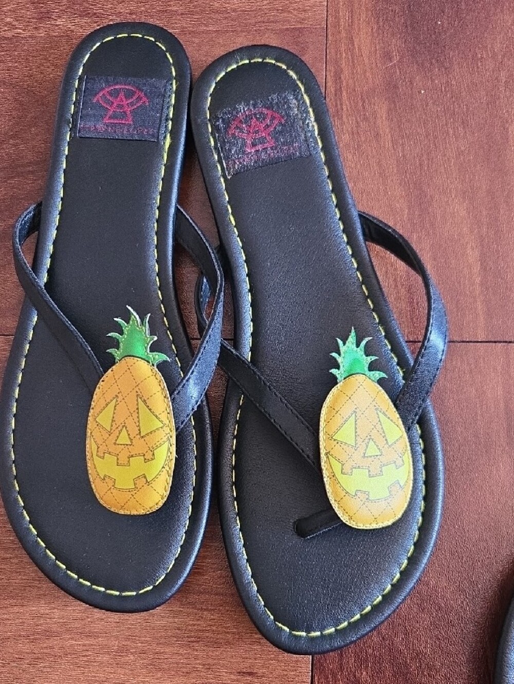 STRANGECVLT Flip Flops 2 Pr w/ Pumpkin Pineapple & Strawberry Appliqués Sz 8 - Picture 3 of 10